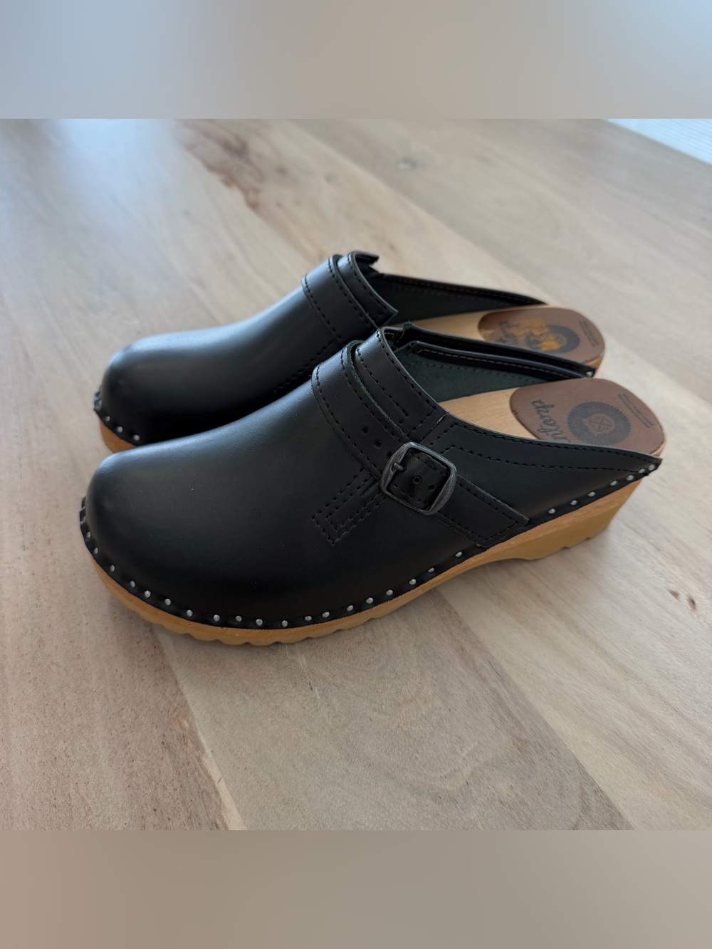 Troentorp Shoes Womens Size 8.5 Black Leather Clogs Slip Resistant Wooden Sole